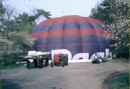 Balloon tent 