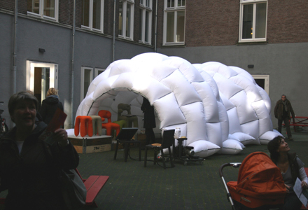 Pillow tent